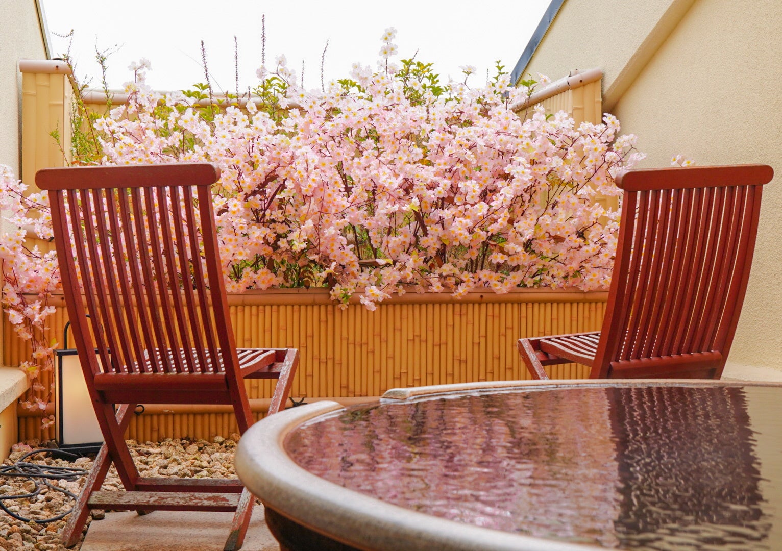 貸切風呂ゆとり「桜ルーム」※桜は造花です