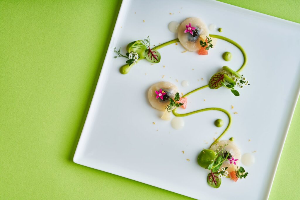 初夏の新緑をイメージしたオードブルから始まるスペシャリティディナー（DINING & BAR TABLE 9 TOKYO）