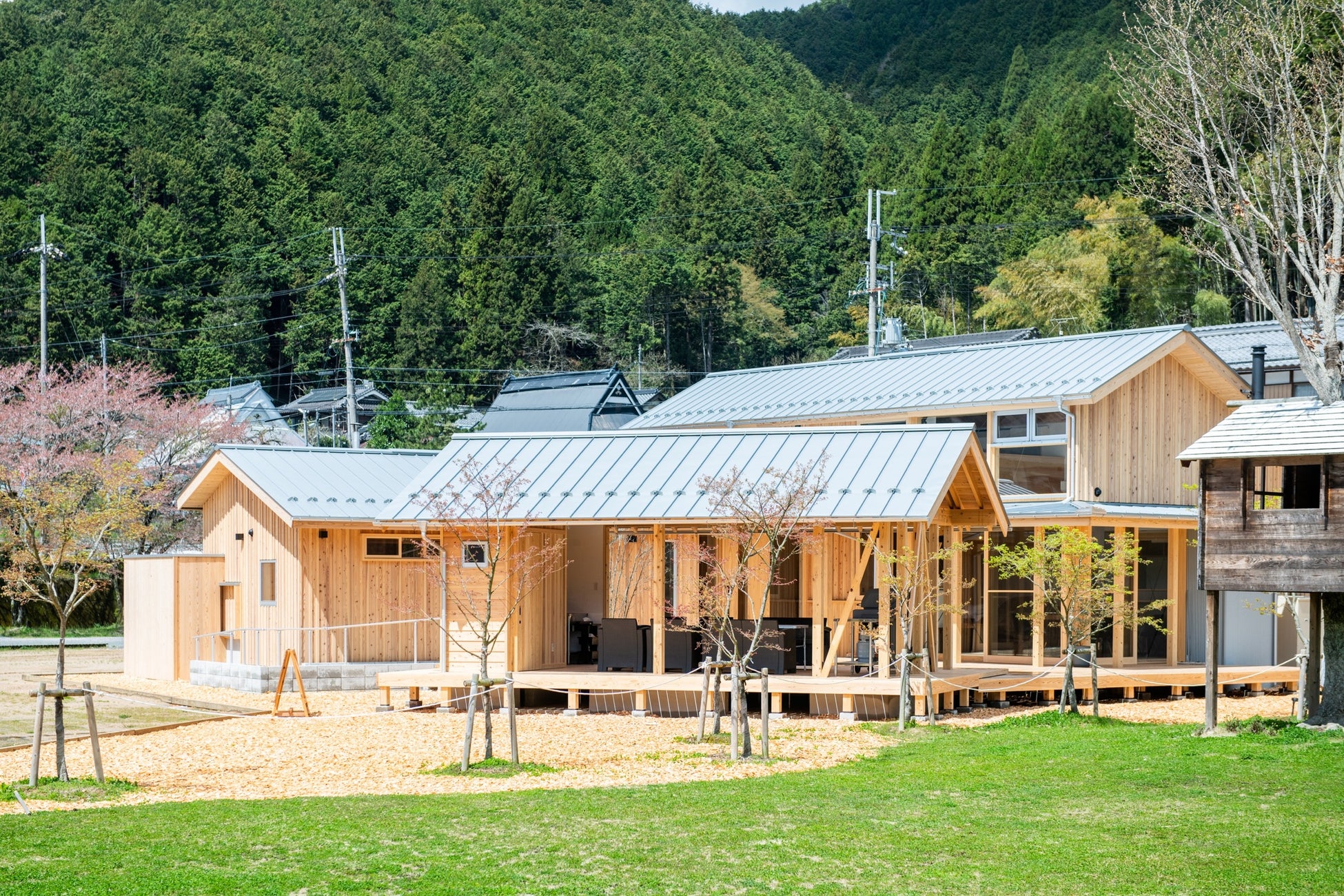 1日1組限定、地域材をふんだんに活用した一棟貸しヴィラ