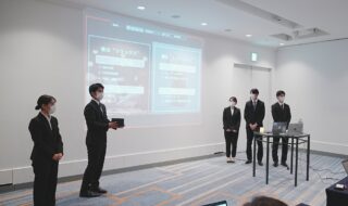 東京エアトラベル・ホテル専門学校の学生達によるホテルでのプレゼンテーション