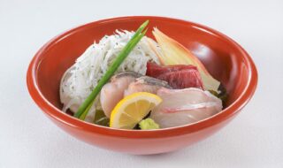 日本料理「あわみ」淡路島生しらす海鮮丼