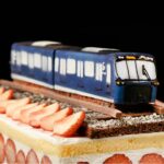 「相鉄21000系」コラボレーショントレインケーキアップイメージ