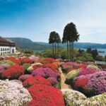 “小田急 山のホテル”のツツジ庭園と芦ノ湖