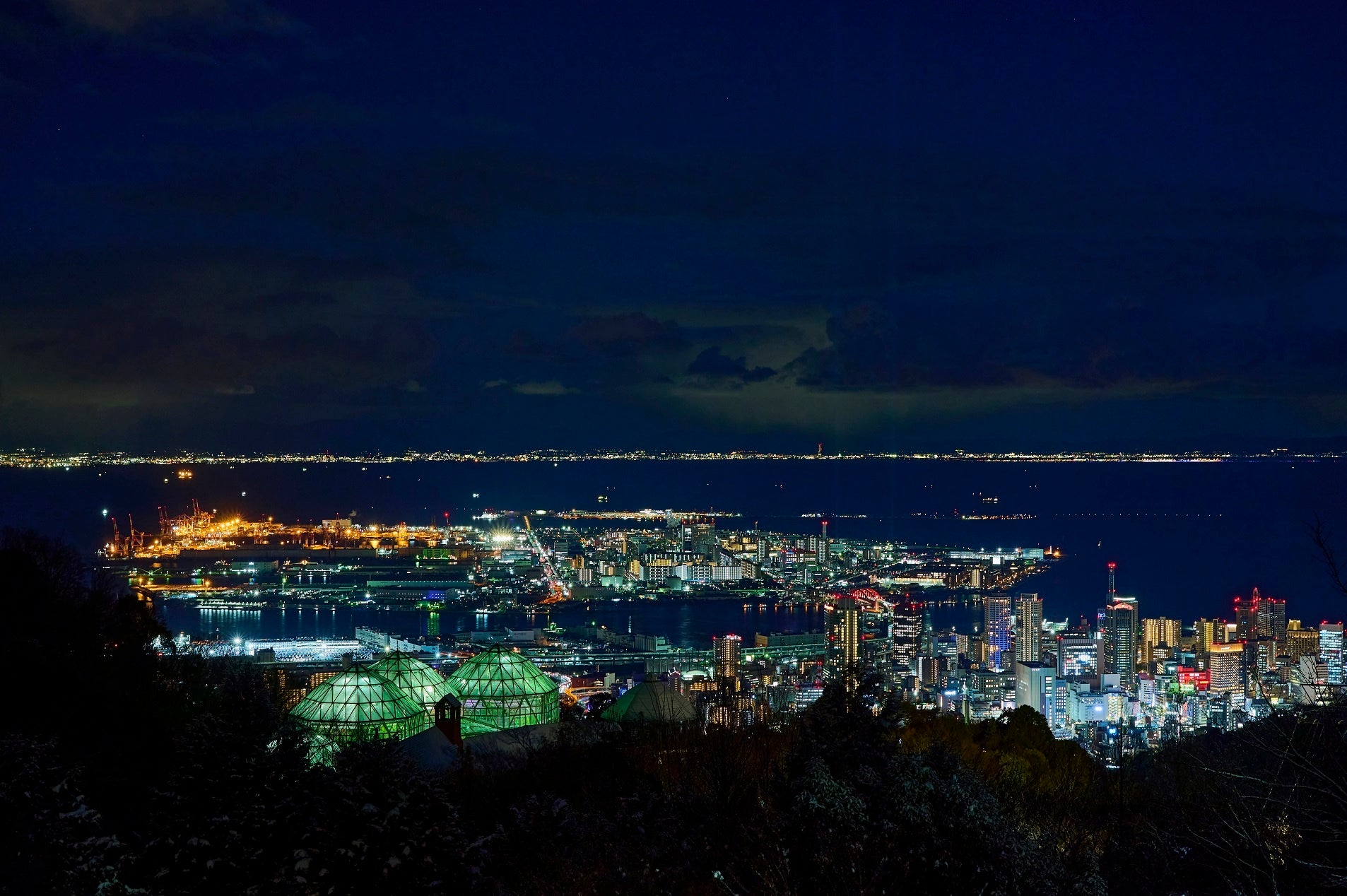 展望プラザ（山頂）からの夜景