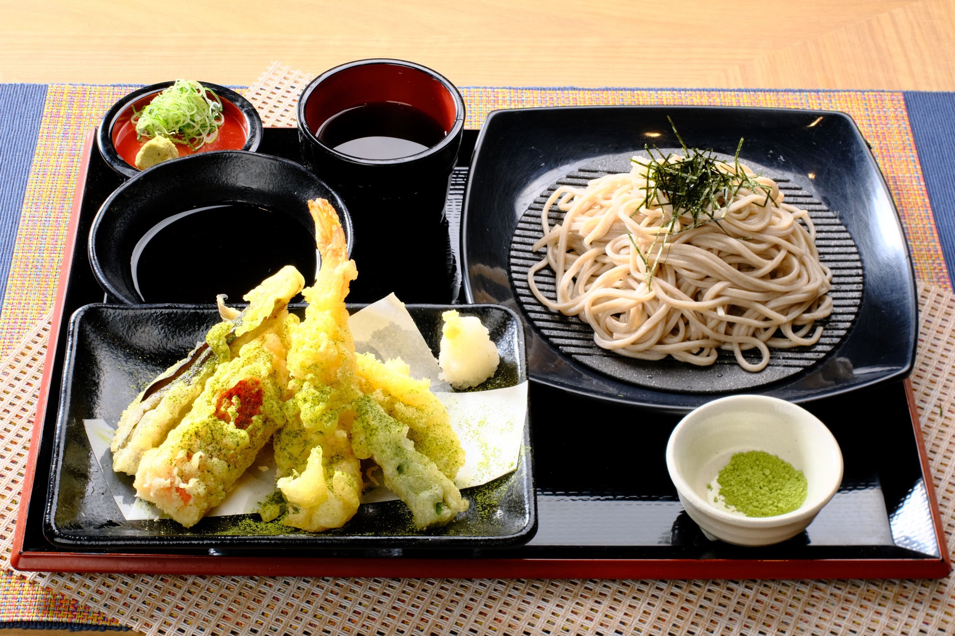 煎茶香る天ざるそば・うどん