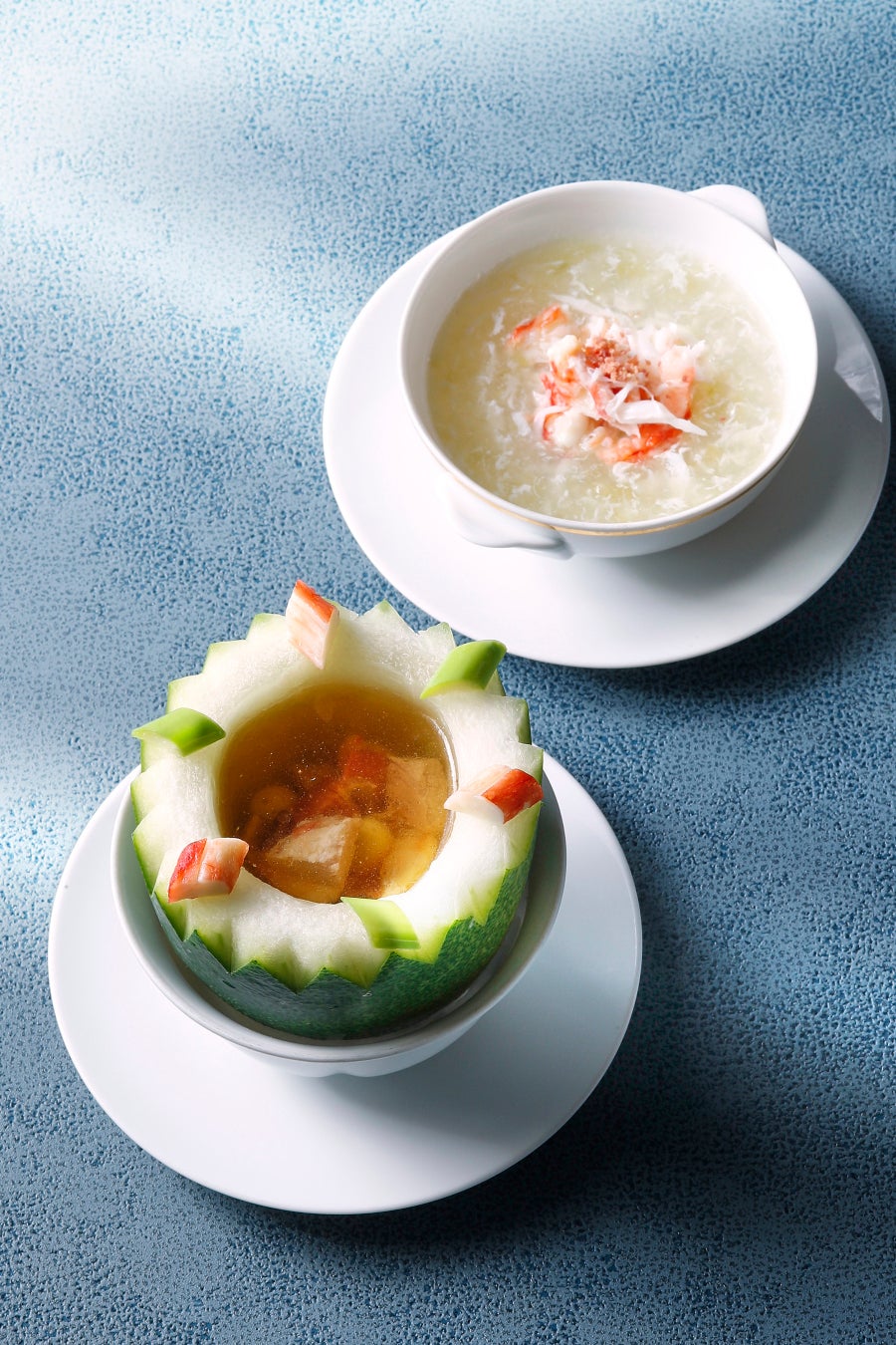 写真左 『冬瓜の壺蒸しスープ』、 写真右『蟹肉入り冬瓜とろみスープ』