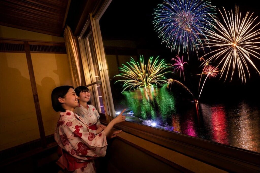 【湖側客室】お部屋で大迫力の花火を満喫