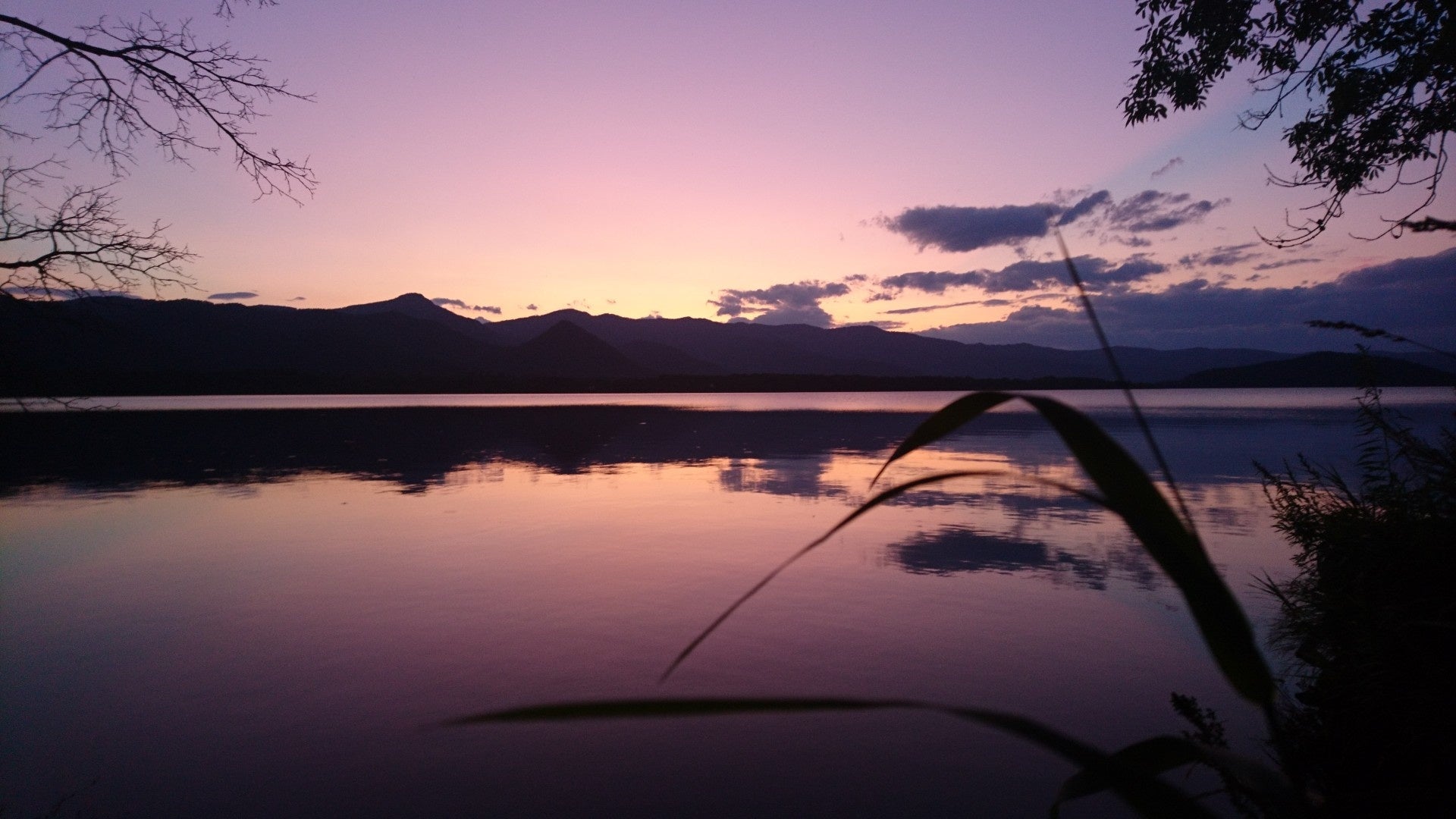 夕暮れどきの屈斜路湖イメージ②