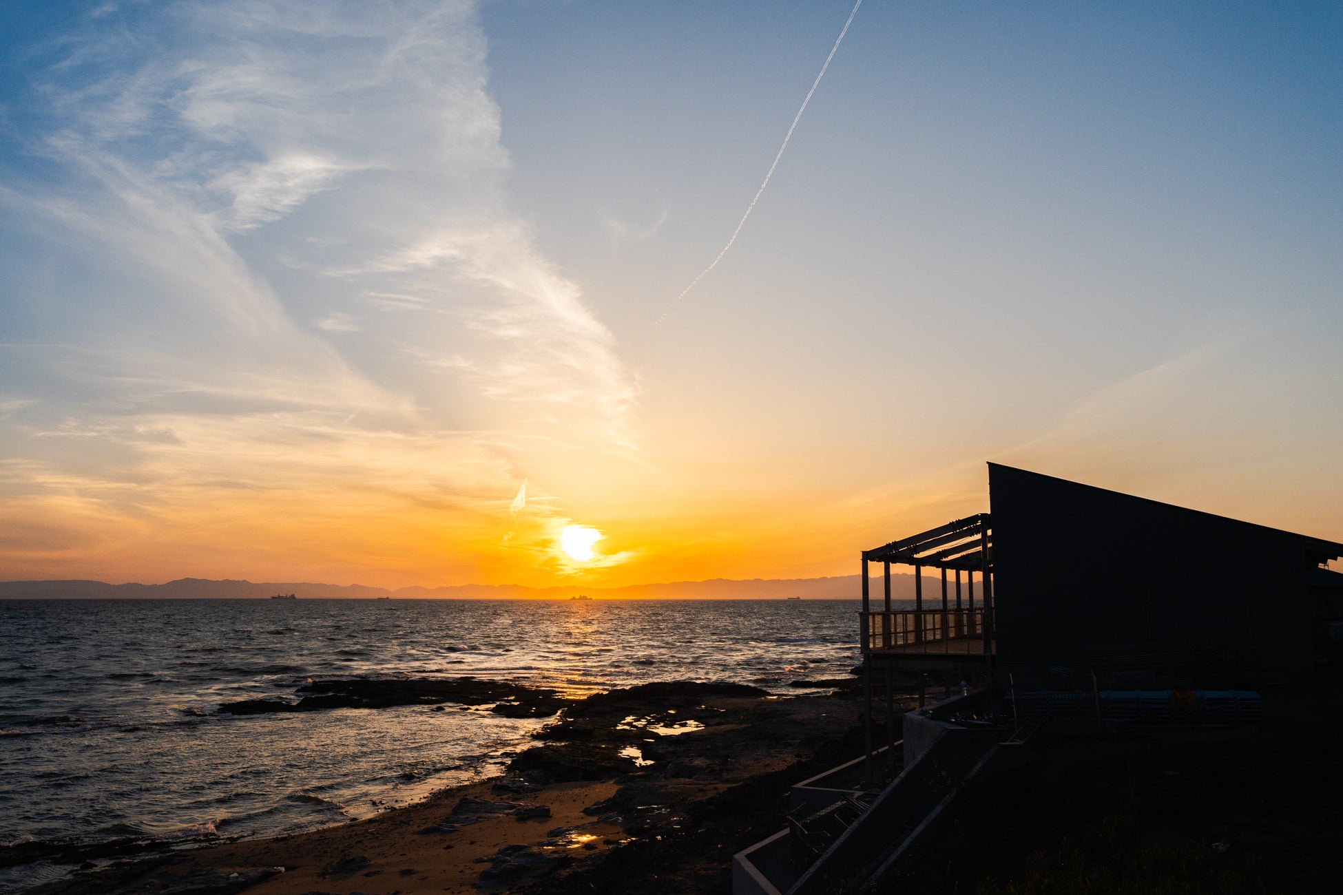 夕方には海に沈む太陽のサンセットが全客室から味わえます。