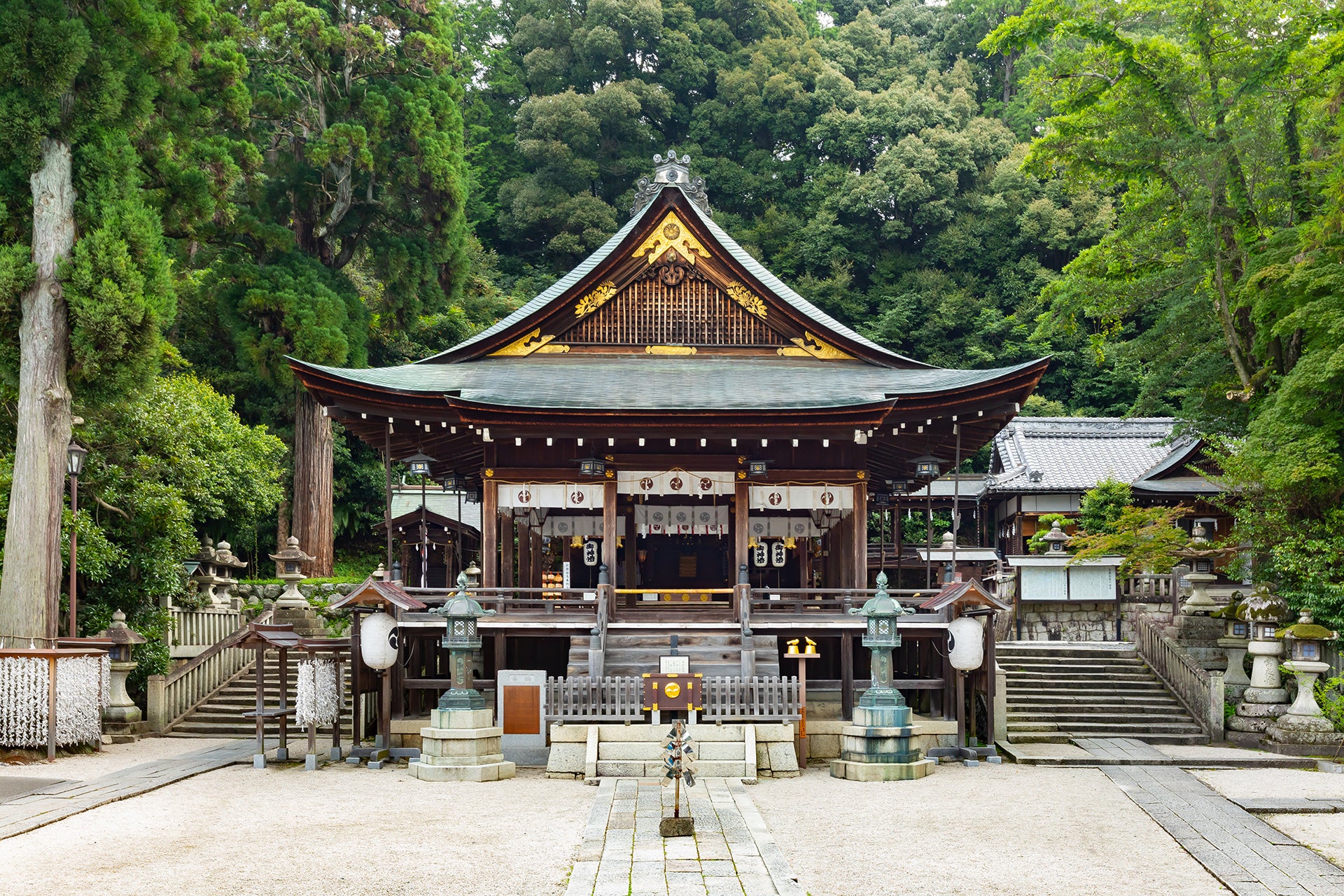 日牟禮八幡宮