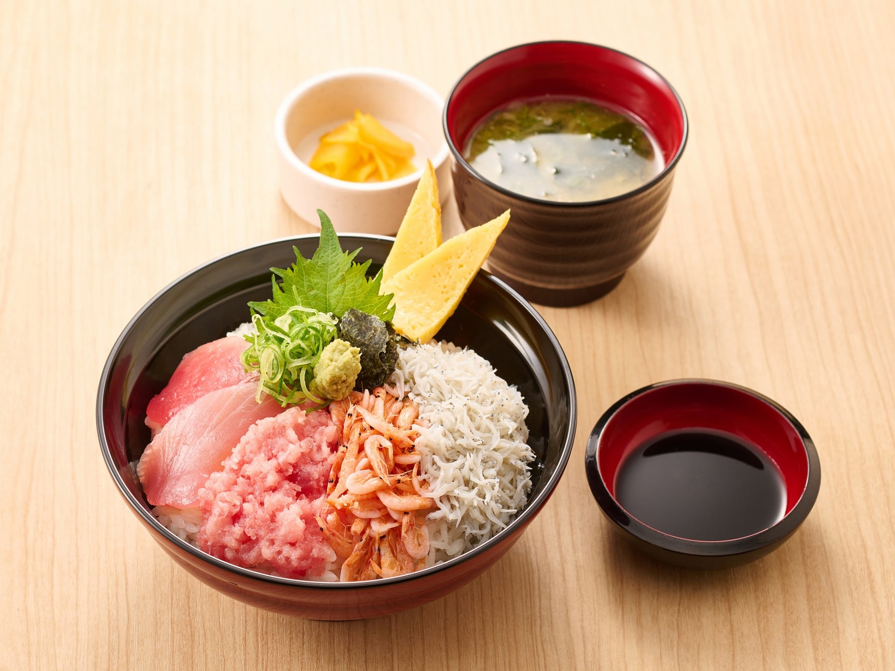 静岡まるごと丼　1,380円