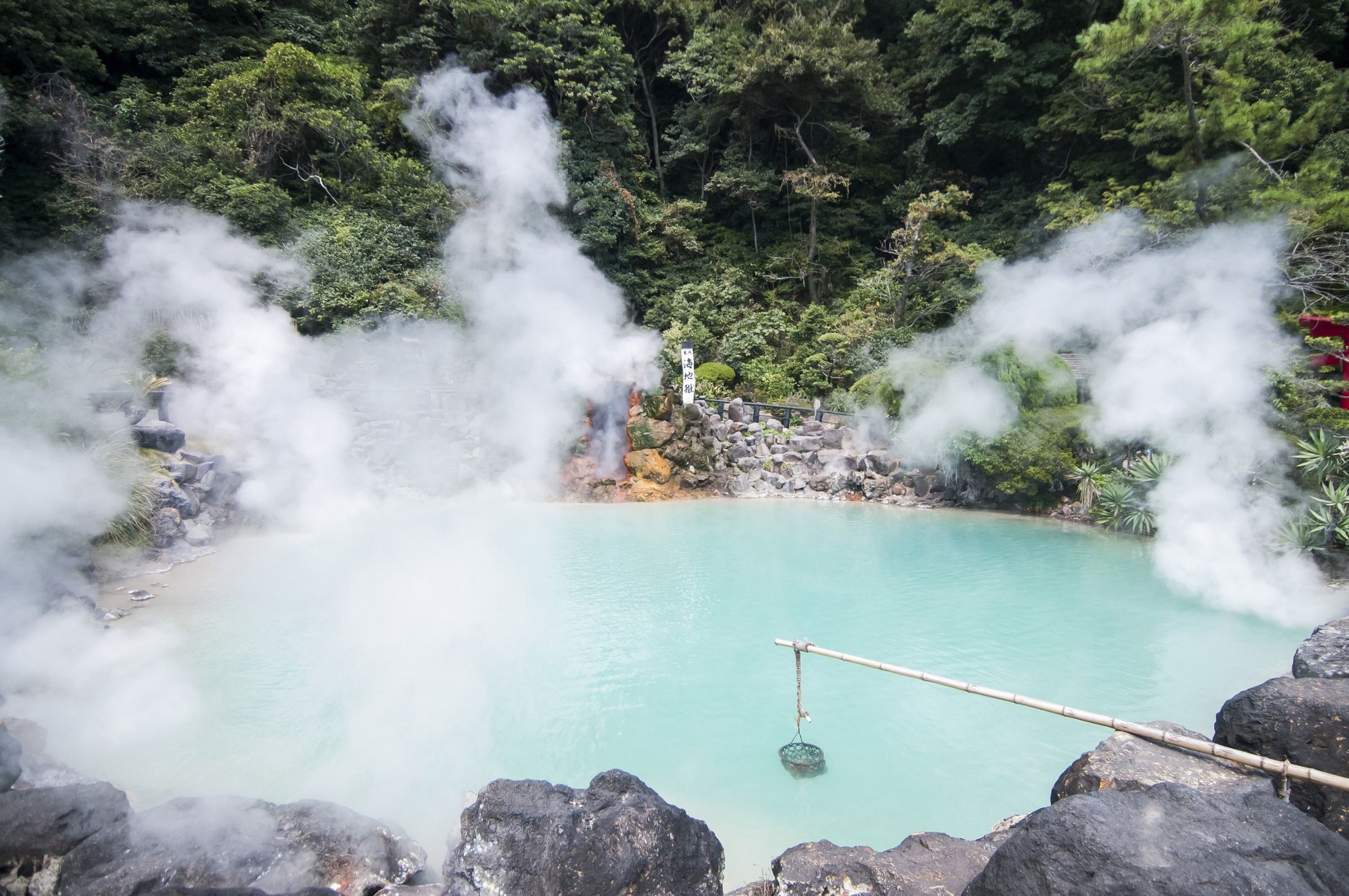 写真：別府市　海地獄／提供：大分県広報広聴課