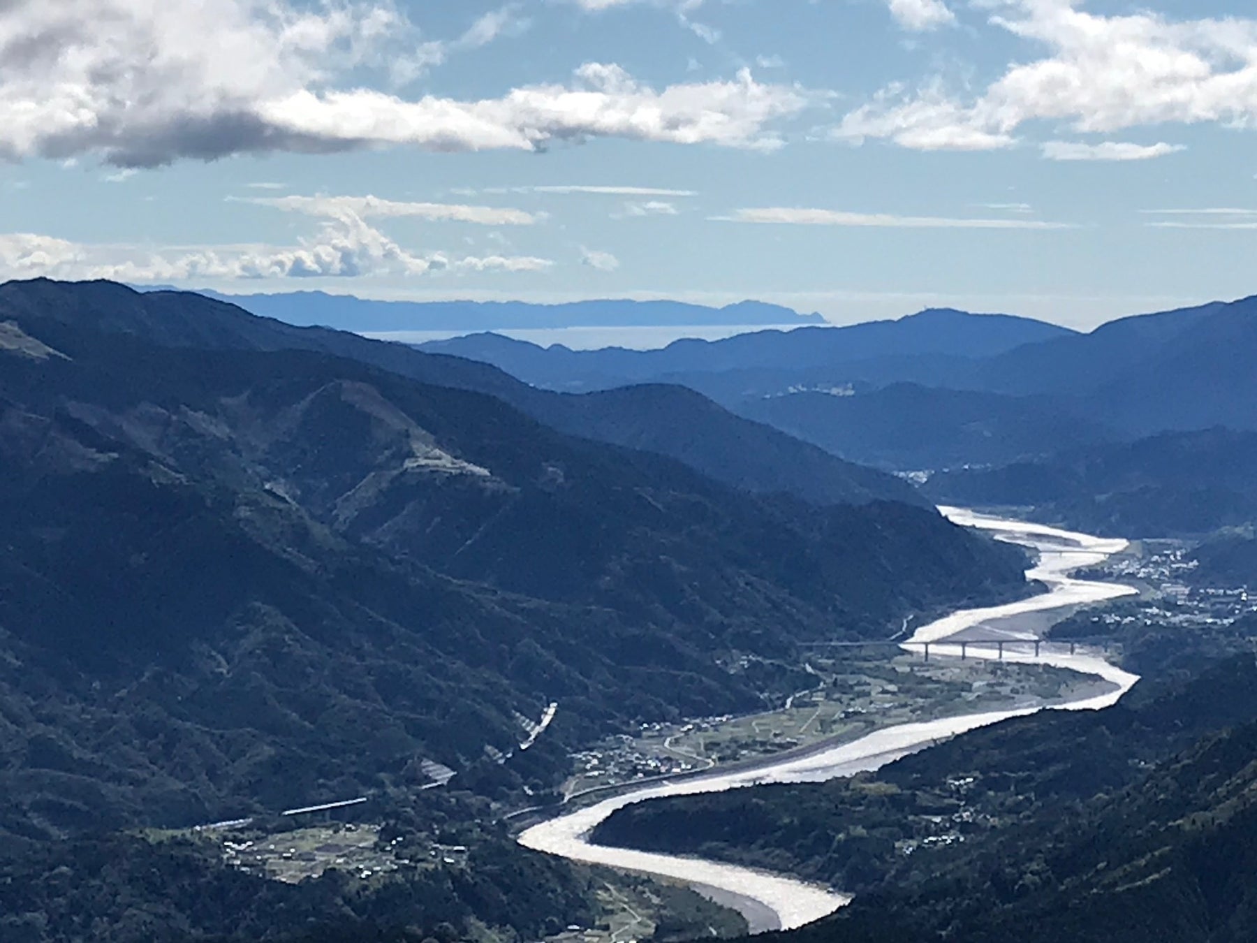 山頂から望む駿河湾