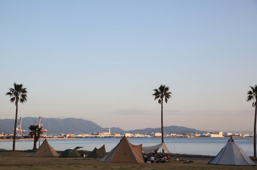 夜には博多湾の夜景が一望できる特別なロケーション。