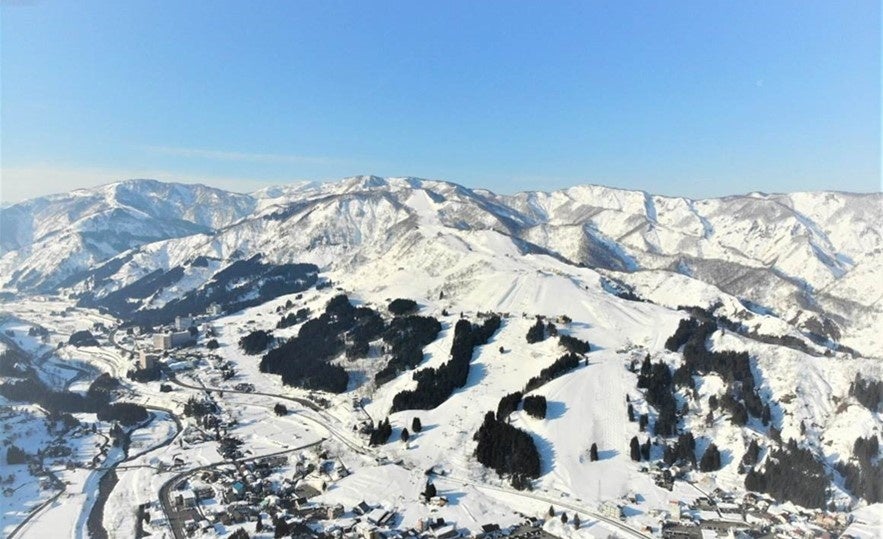 圧倒的なスケール感の石打丸山スキー場(全景)