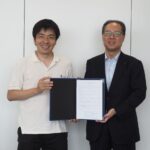 (左から)メディアエクイティ 椛島代表取締役と東武トップツアーズ 百木田社長