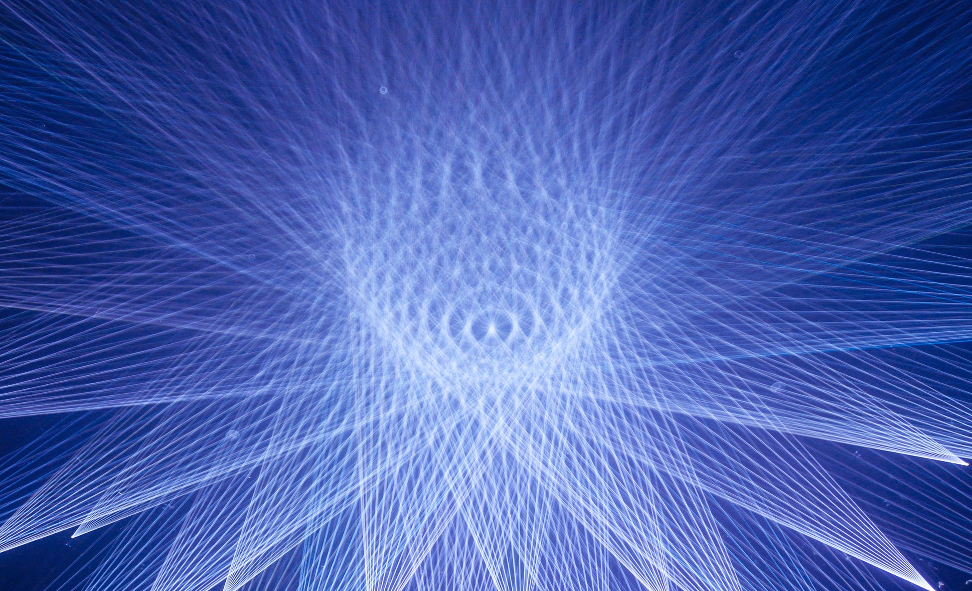 チームラボ《Solid Geometry》2020-, Light Sculpture - Plane, Sound - Hideaki Takahashi © チームラボ