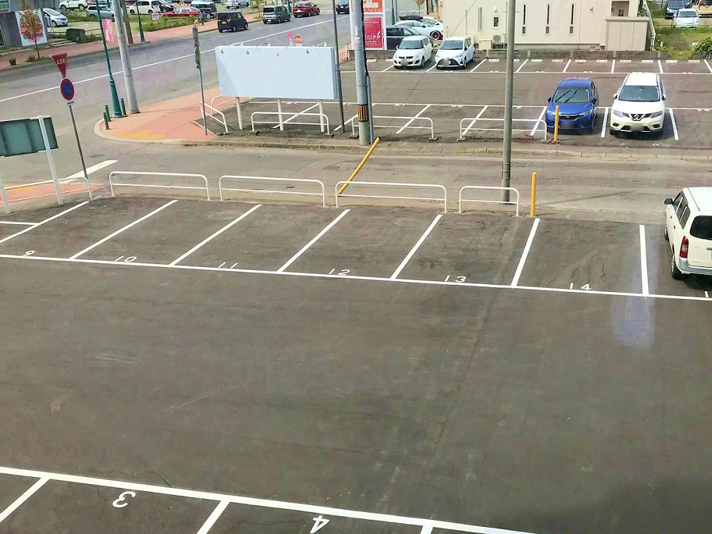 無料駐車場（40台）