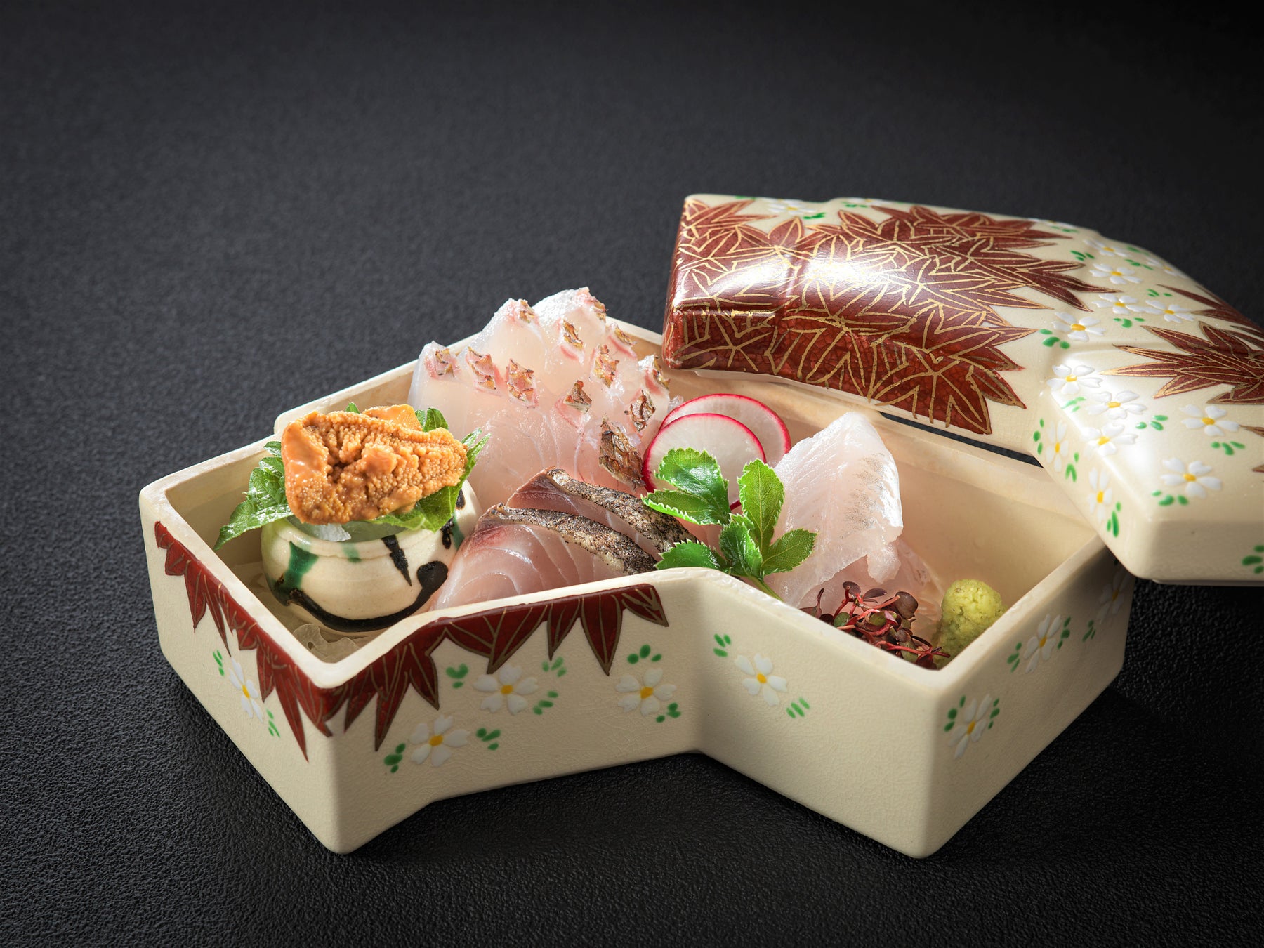 日本料理「あわみ」造り 淡路のウニ、淡路島えびす鯛など