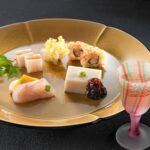 日本料理「あわみ」前菜　淡路島えびす鯛と柿のカプレーゼ、鱧と松茸の五色あられ揚げなど
