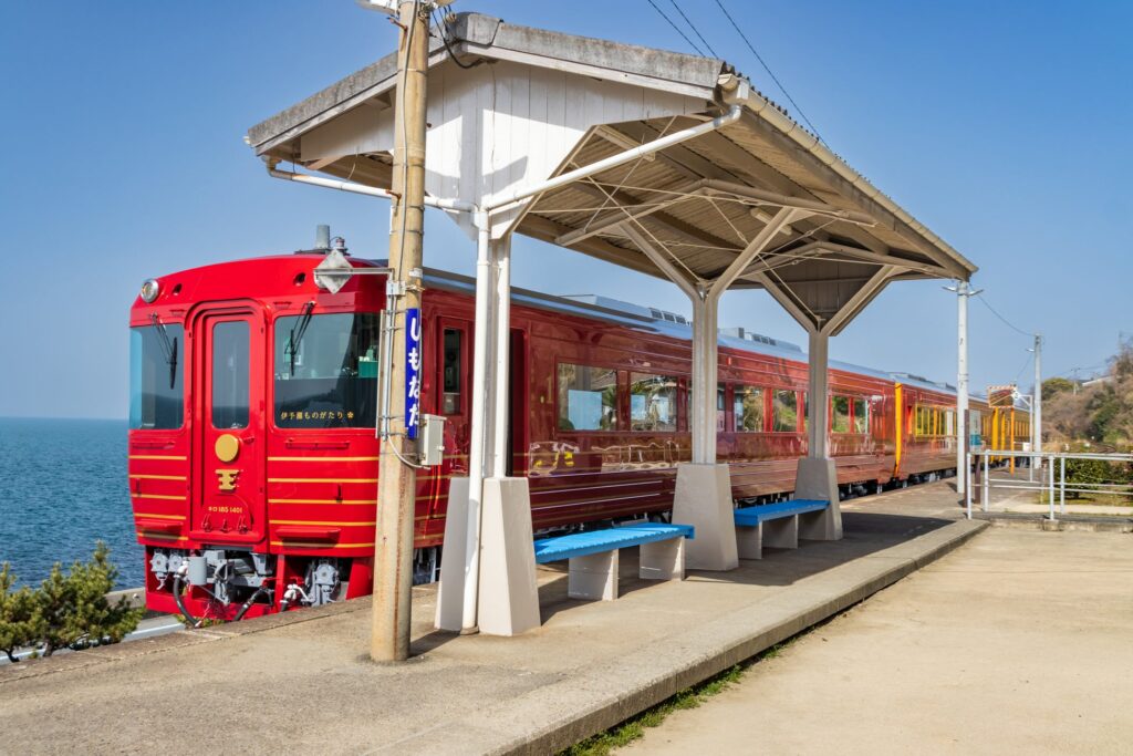 観光列車「伊予灘ものがたり」