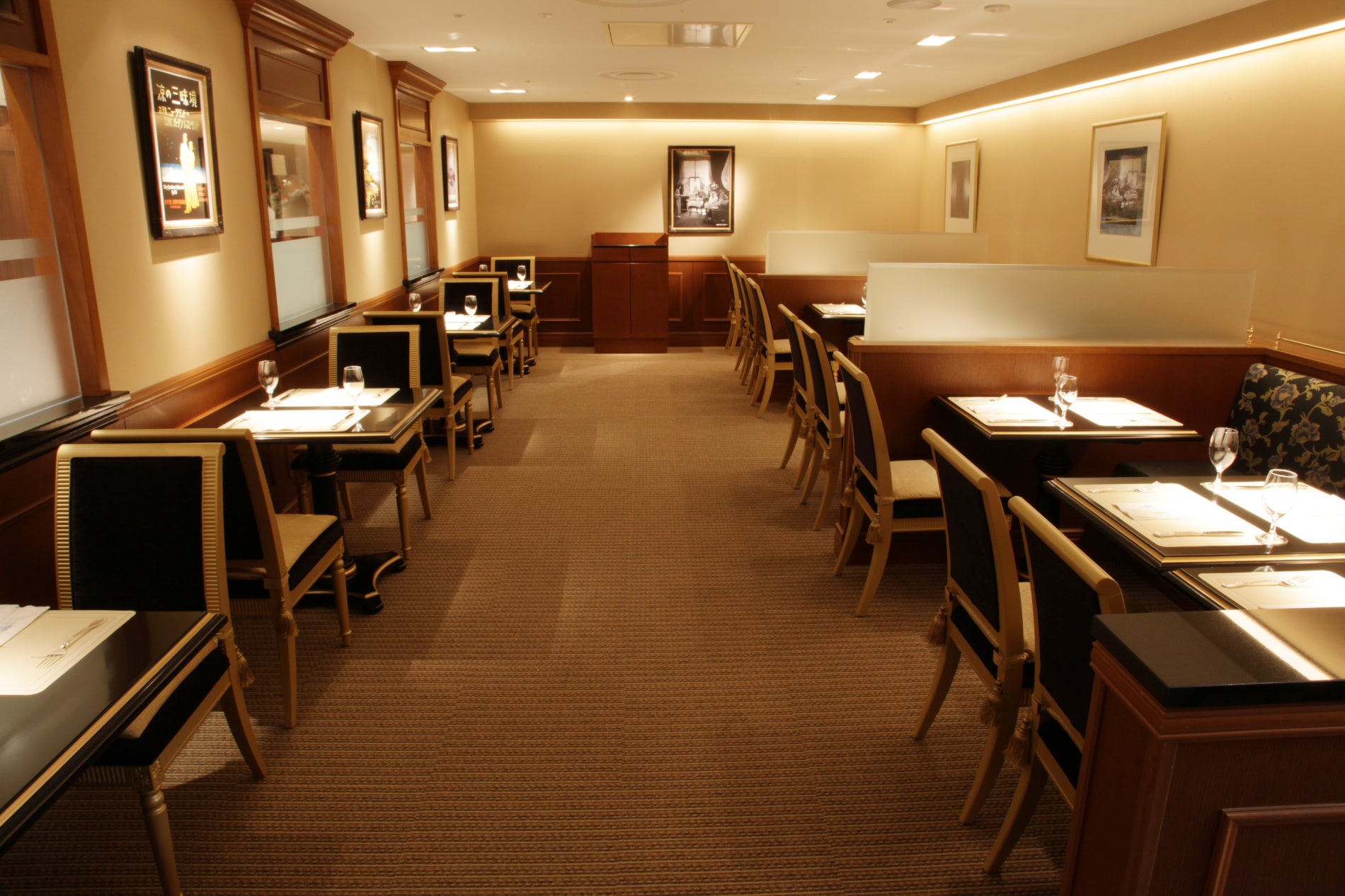 ホテルニューグランド直営レストラン　横浜髙島屋8階ローズダイニング「ル・グラン」