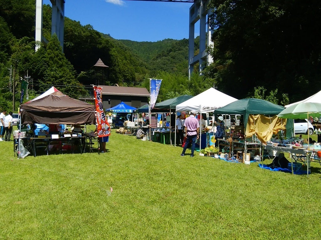 同会場での過去の夏祭りのようす