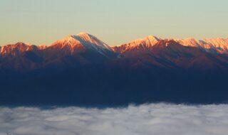 長峰山頂上からの早朝の景色