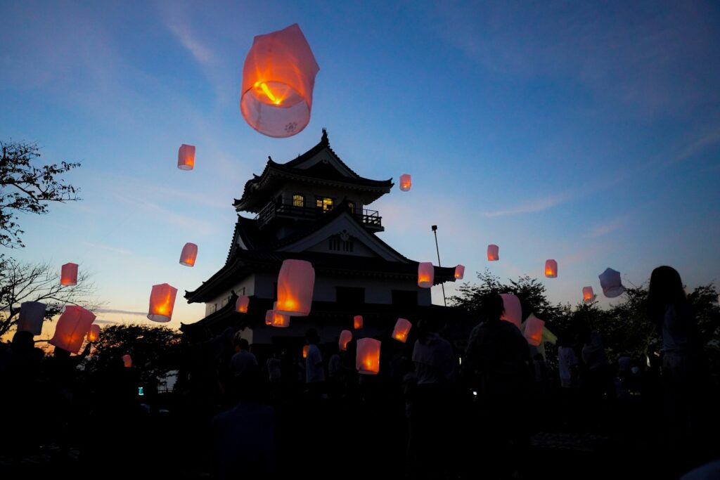 戦国大名・里見氏の居城「館山城」　9月23日（土）にはランタンナイトin城山公園も開催されます