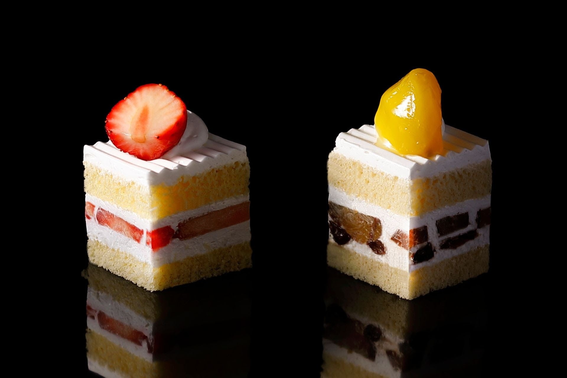 左：いちごのショートケーキ 右：マロンショートケーキ