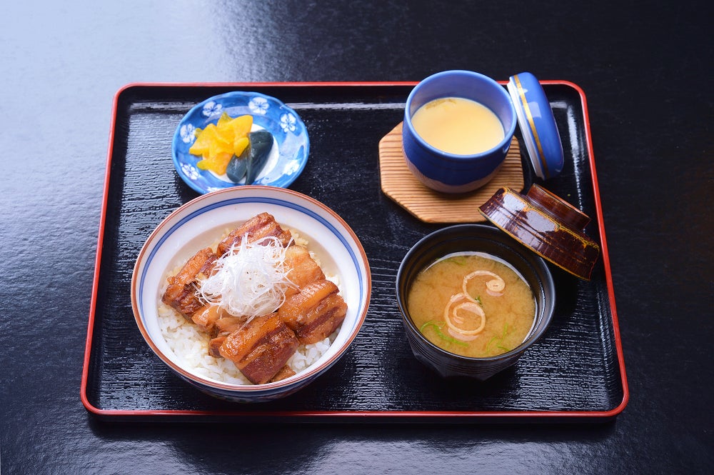 9月おすすめメニュー「豚角煮丼」を特別価格980円にてご提供！