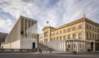 ベルリン博物館島のジェイムス・サイモンギャラリーと新博物館 © DZT_Dagmar Schwelle