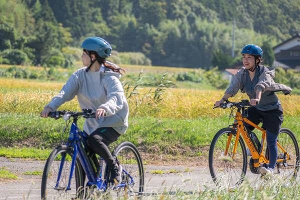 サイクリングガイドと行く　トキ舞う佐渡の子航送地帯をEバイクで走り抜ける歴史と酒蔵探訪の旅