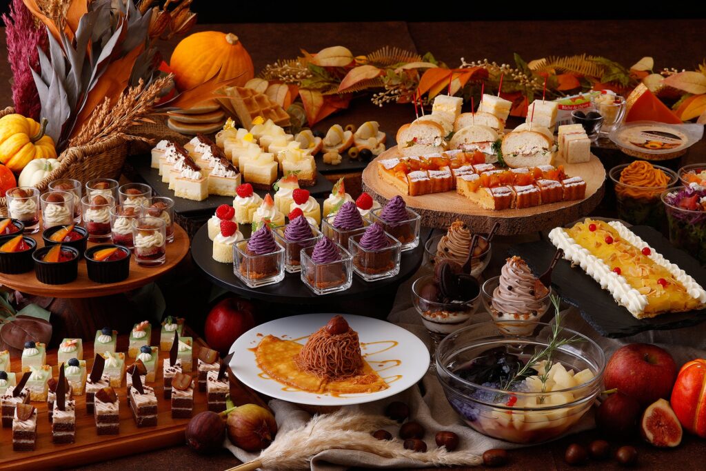 栗、かぼちゃ、紫芋など秋の味覚を贅沢に使用した秋ならではのスイーツブッフェを開催