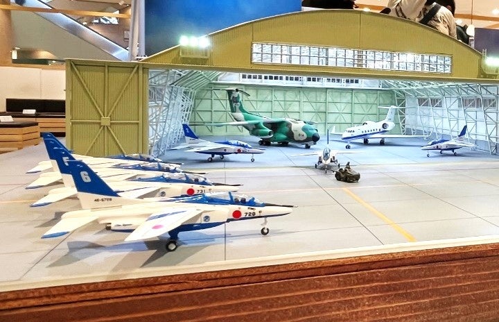 ③戦闘機・航空機模型展示イメージ