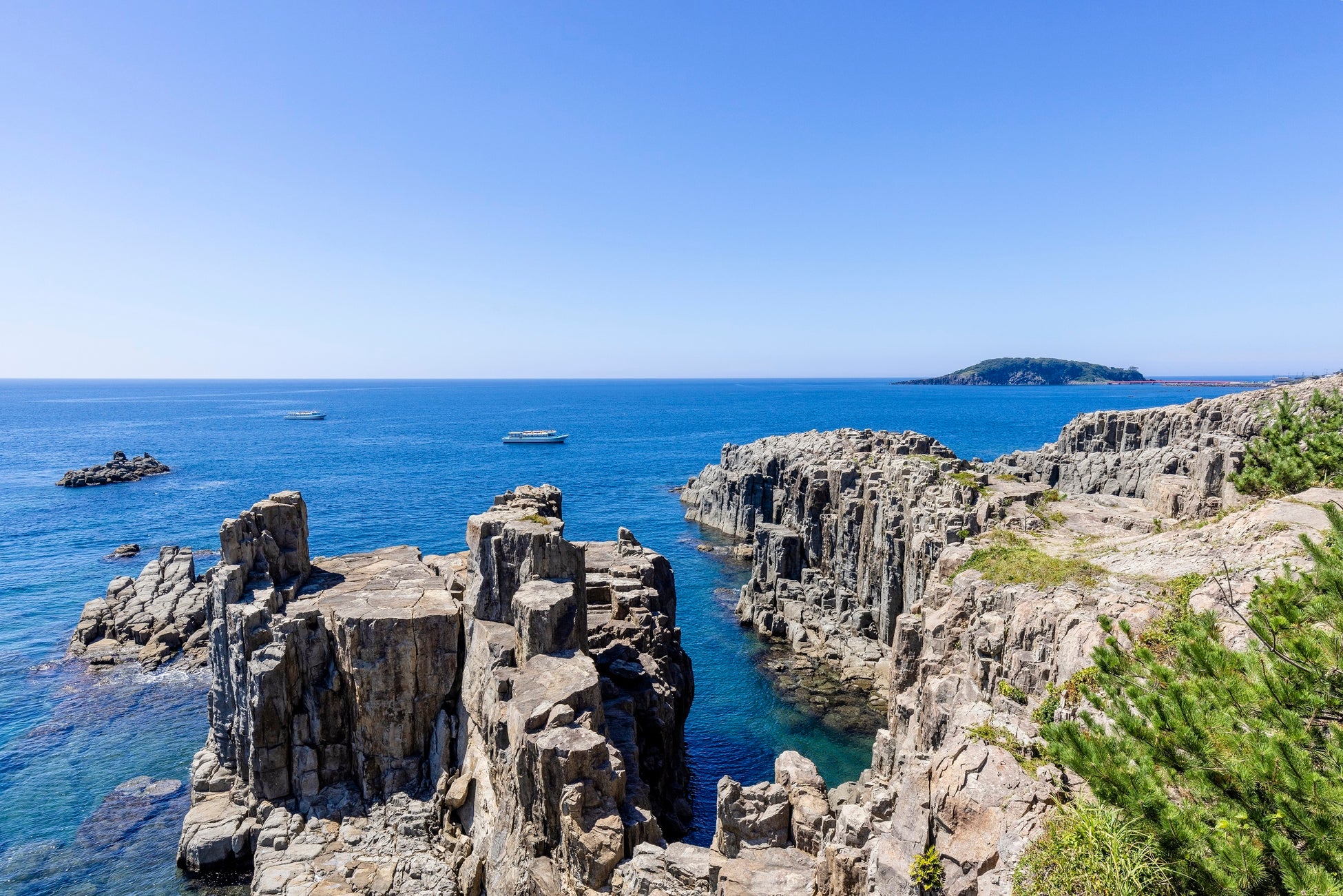 写真：東尋坊／提供：坂井市 観光交流課