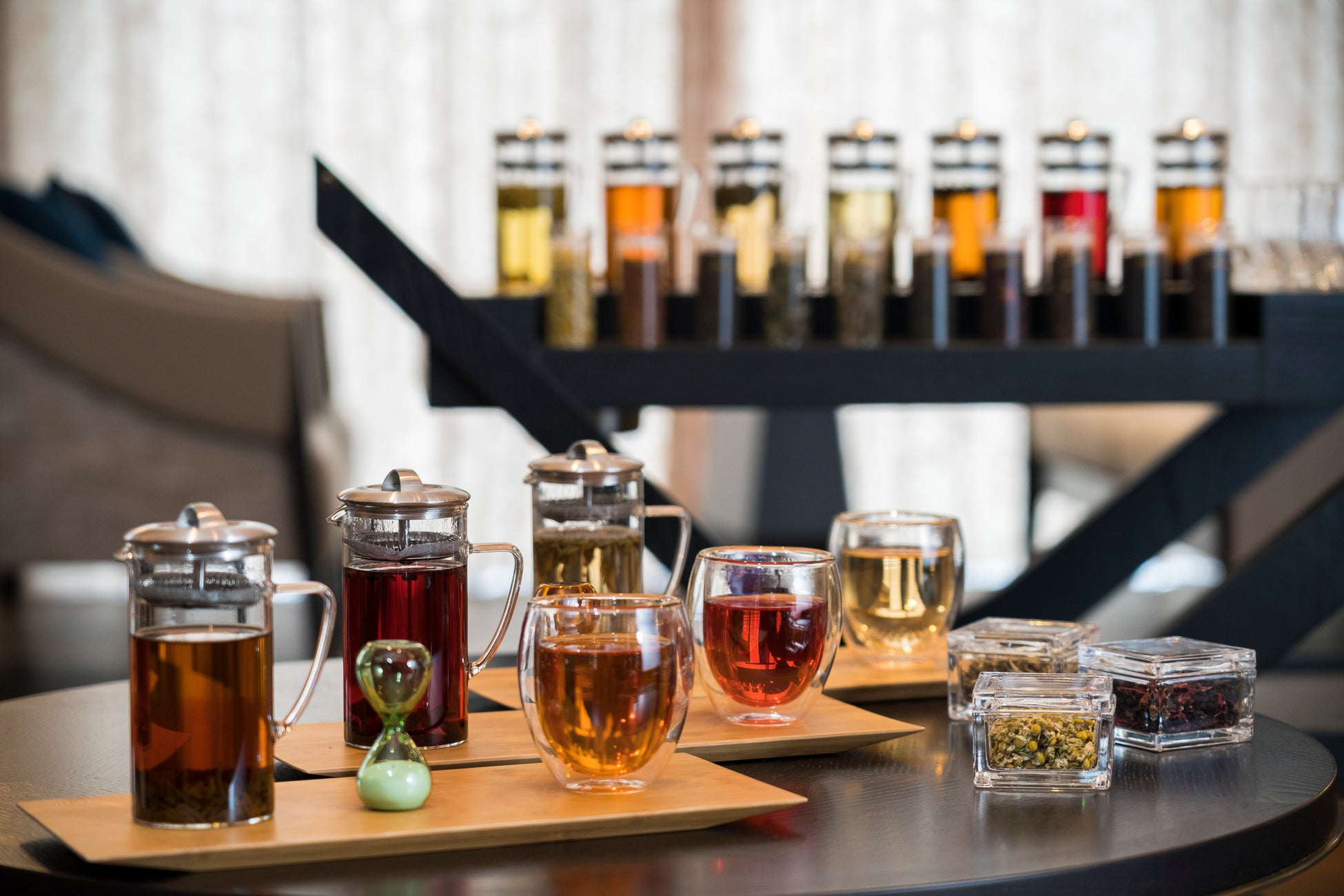 紅茶は、英国高級紅茶ブランドJINGTEAより15種類をご用意