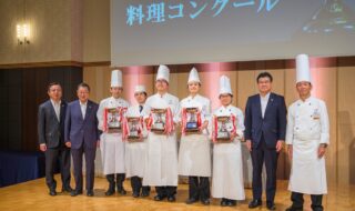 第33回プリンスホテル料理コンクール優勝者(大西は左から5人目)