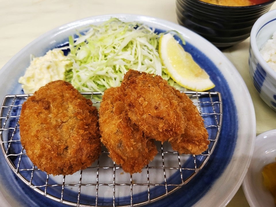 東名阪道　大山田PA（上り） 三重県産かきのミックスフライ定食 1,500円