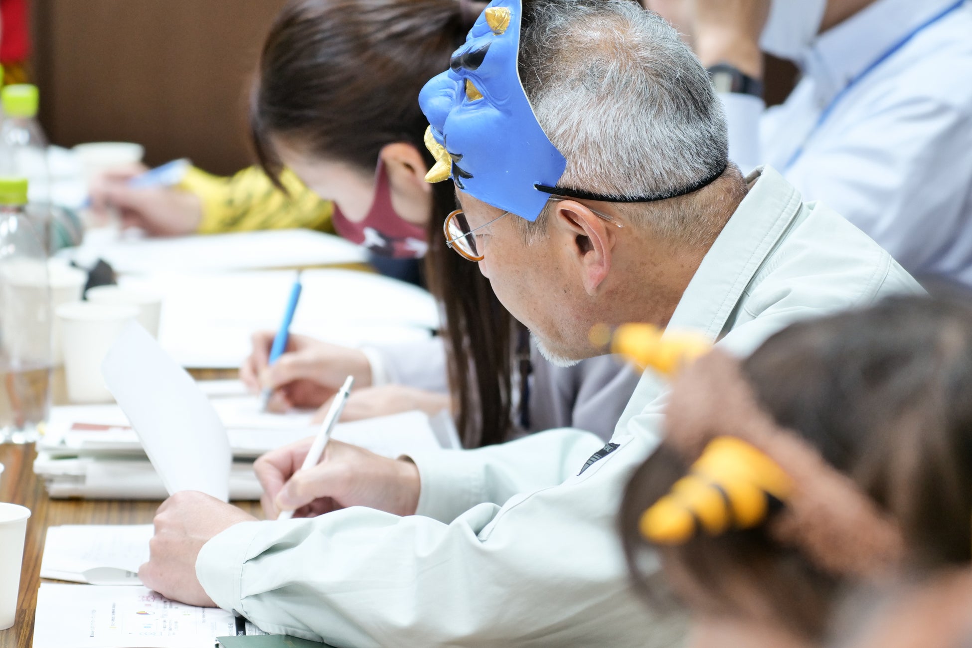 写真：サンプル試食の様子