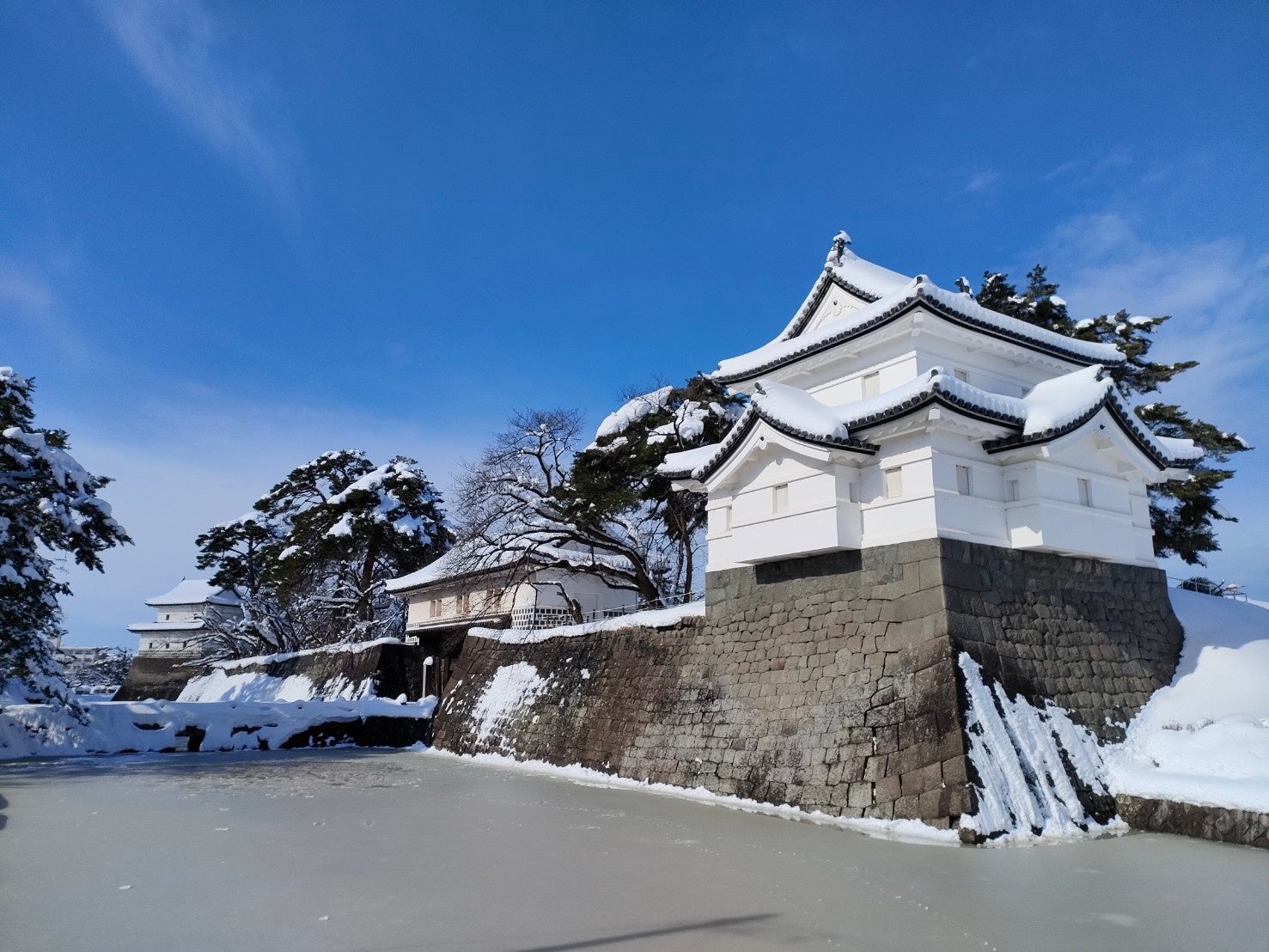 雪景色の新発田城