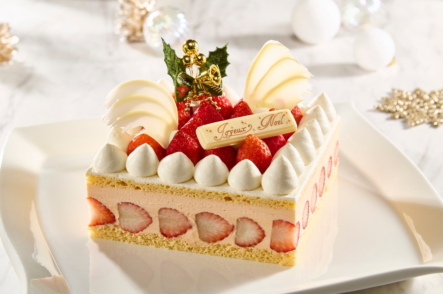 クリスマスケーキ　一度のフレジェ