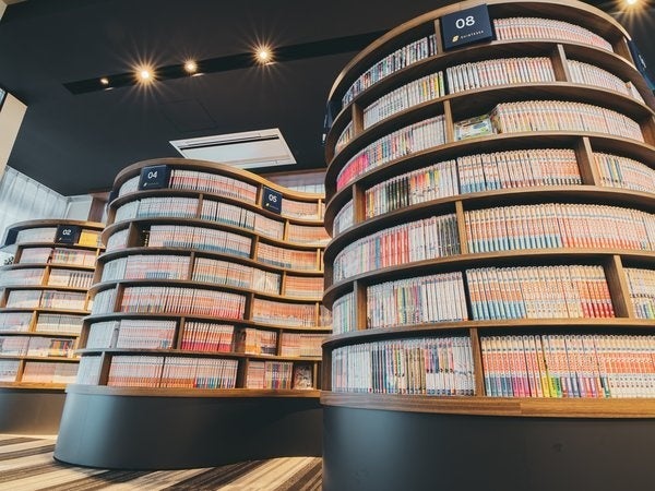 クインテッサホテル小倉Comic & Books、MANGA Library