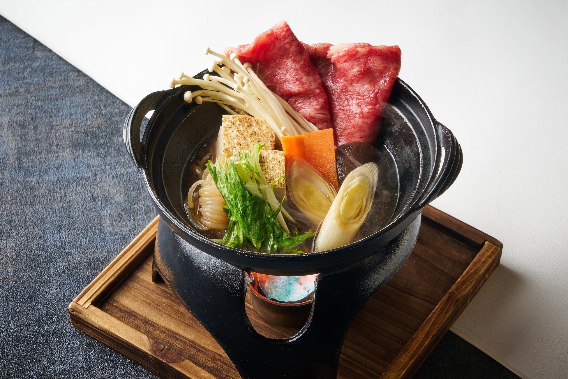 すき焼きなどの日本の食文化を堪能できる豊富なメニューを展開（品川プリンスホテル）