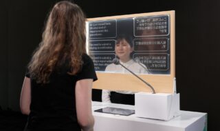 対面型翻訳機「VoiceBiz®UCDisplay®」