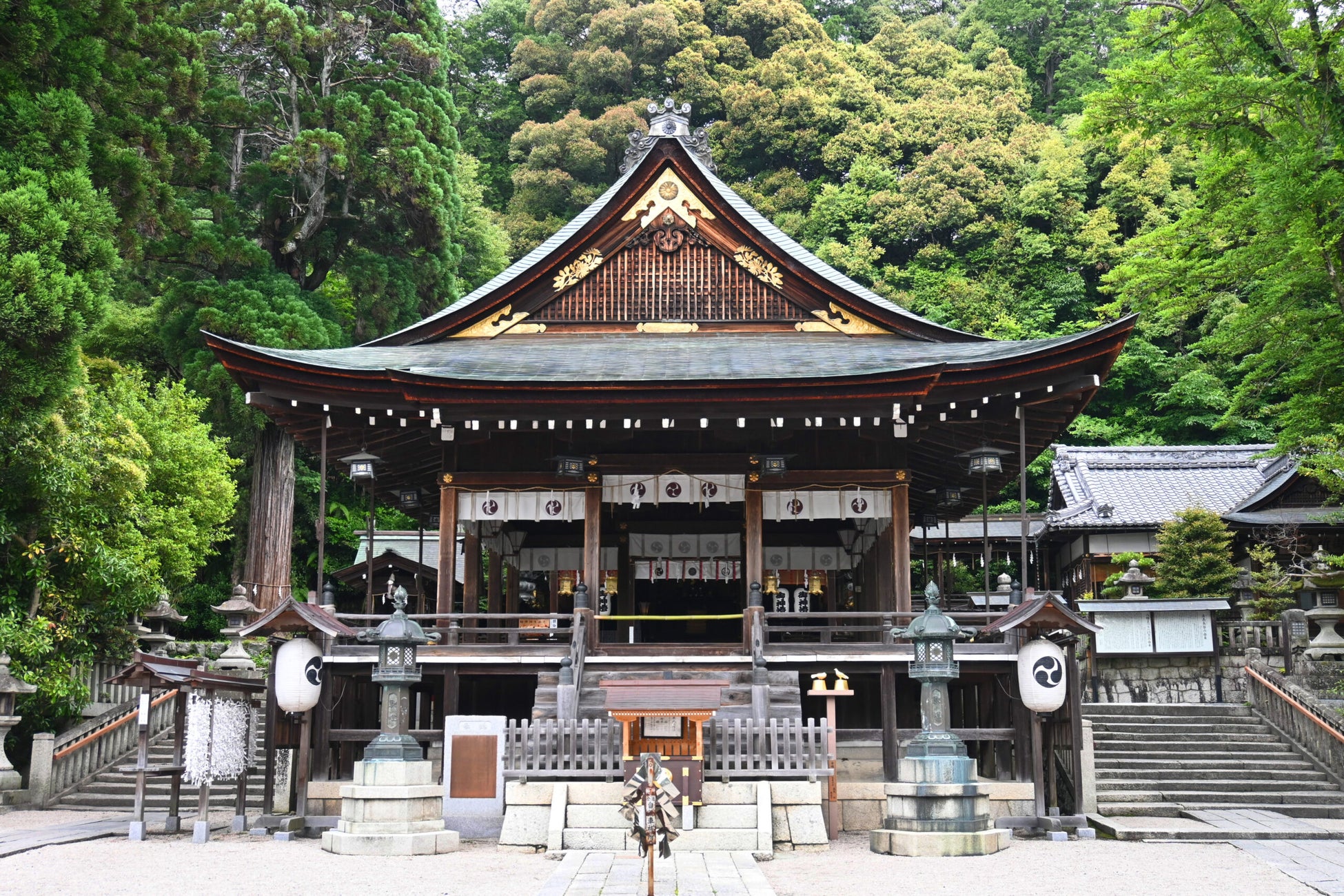 日牟禮八幡宮