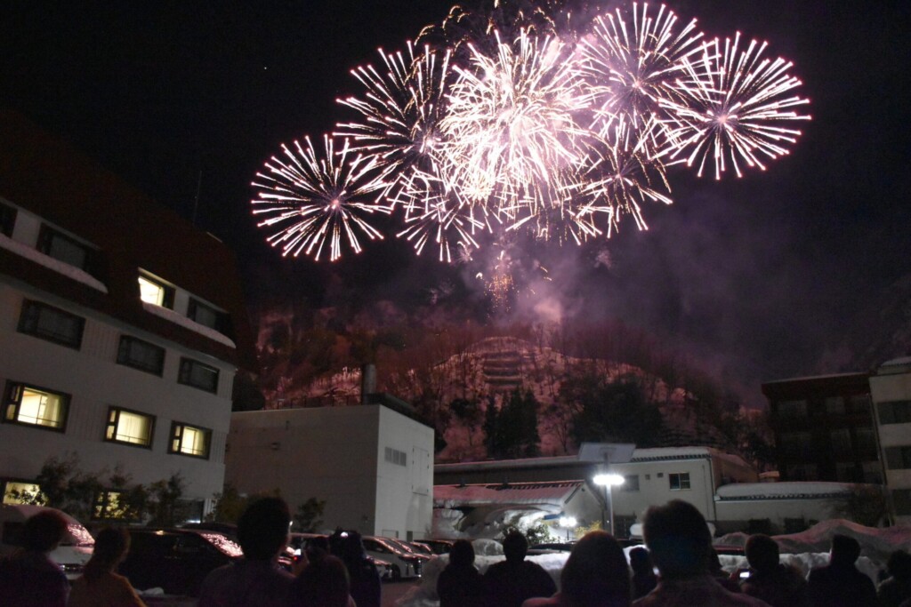 宇奈月温泉 雪上花火大会