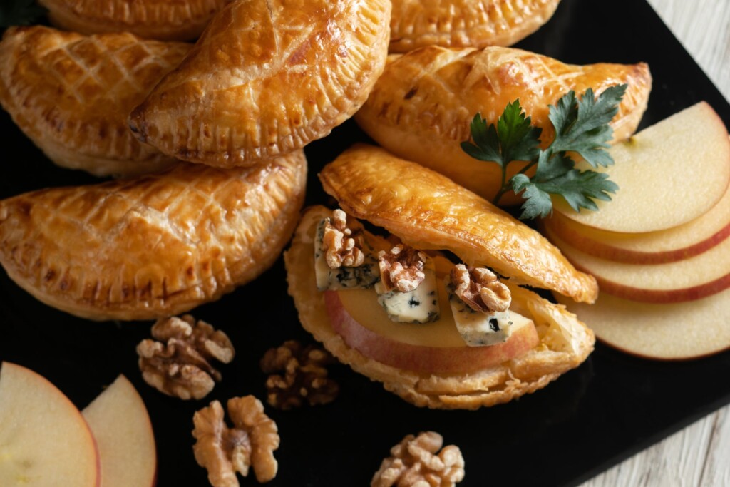 ゴルゴンゾーラとリンゴとナッツのパイ イメージ