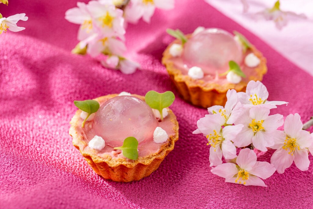 ハモンセラーノとさつまいもクリームのタルト　桜寒天