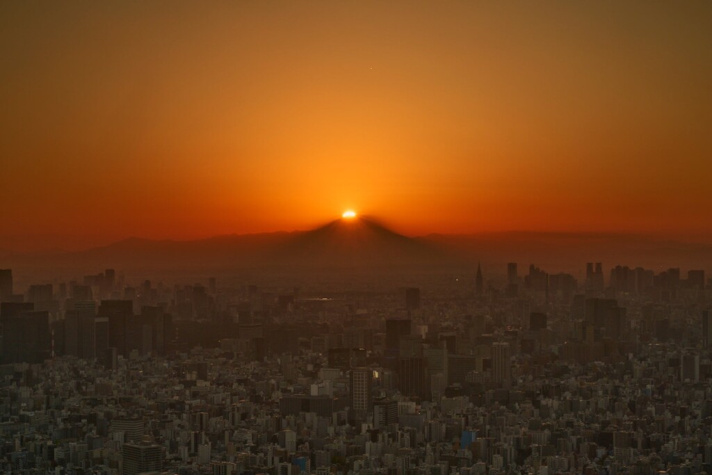 天望デッキから見るダイヤモンド富士と街並み（過去の様⼦） ©TOKYO-SKYTREE